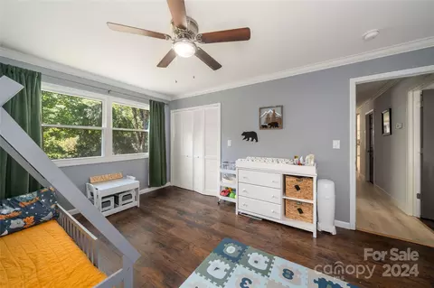 Bedroom - 18 Upper Walnut Creek Rd, Marshall, NC 28753 photo 5 of 9