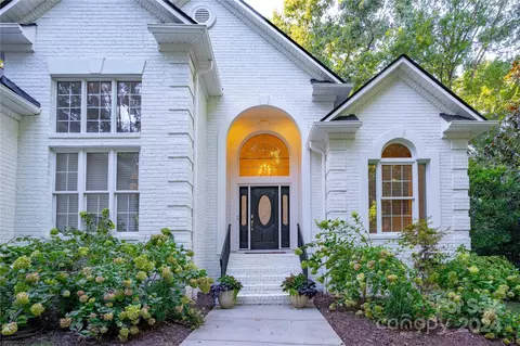 Exterior - 6762 Fox Ridge Cir, Davidson, NC 28036 photo 1 of 4
