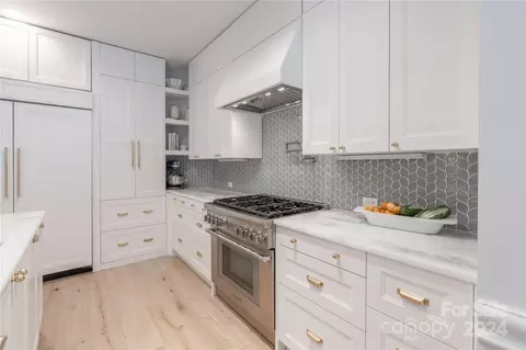 Kitchen - 6762 Fox Ridge Cir, Davidson, NC 28036 photo 2 of 7