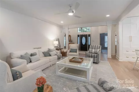 Living - 6762 Fox Ridge Cir, Davidson, NC 28036 photo 2 of 3