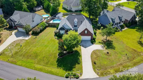 4060 Flint Dr, Lancaster, SC 29720 photo 3