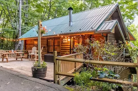 274 Hemlock Rd, Banner Elk, NC 28604