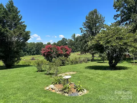 Exterior - 106 Albert Dr, Flat Rock, NC 28731 photo 15 of 17