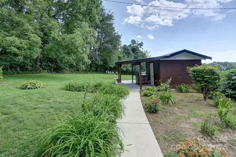 Exterior - 106 Albert Dr, Flat Rock, NC 28731 photo 9 of 17
