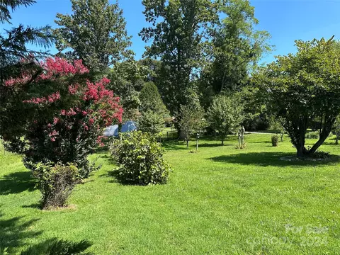 Exterior - 106 Albert Dr, Flat Rock, NC 28731 photo 16 of 17