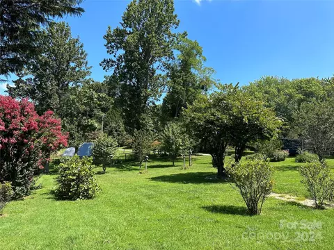 Exterior - 106 Albert Dr, Flat Rock, NC 28731 photo 14 of 17