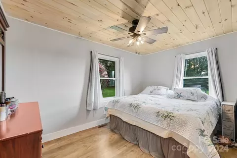 Bedroom - 106 Albert Dr, Flat Rock, NC 28731 photo 1 of 2