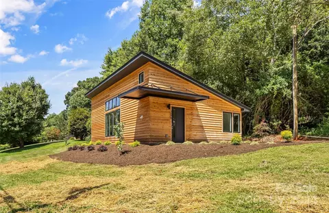 206 Newland St, Morganton, NC 28655