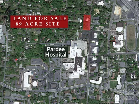 903 Fleming St, Hendersonville, NC 28791