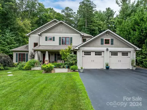 213 Solomons Cove Rd, Flat Rock, NC 28731