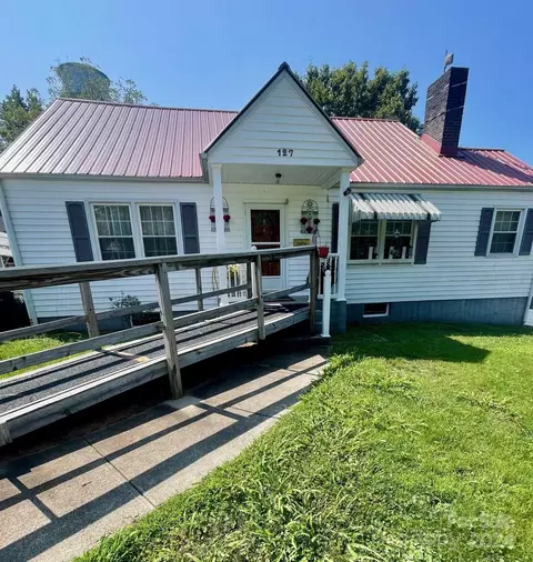 127 Young St, Elkin, NC 28621 photo 2