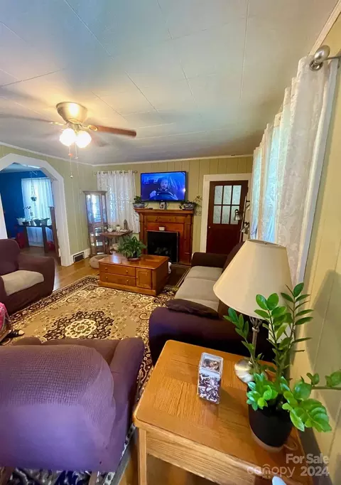 127 Young St, Elkin, NC 28621 photo 5