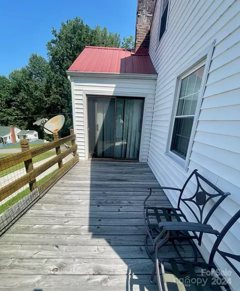 127 Young St, Elkin, NC 28621 photo 17