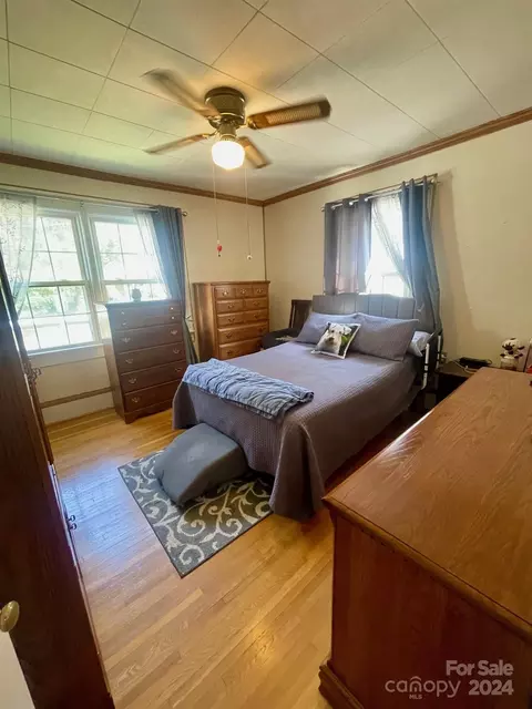 127 Young St, Elkin, NC 28621 photo 27