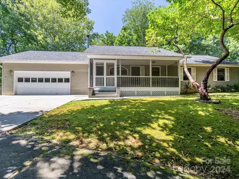 11 Poplar Wood Ln, Etowah, NC 28729