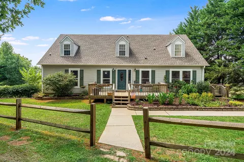 110 Diamond Rdg, Marshall, NC 28753