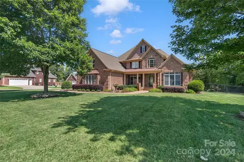 312 Wintergreen Ct, Kings Mountain, NC 28086