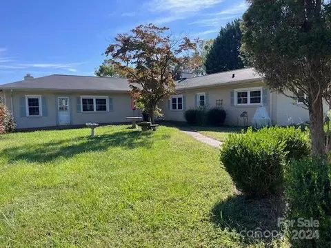 501 Kentwood St, Lenoir, NC 28645