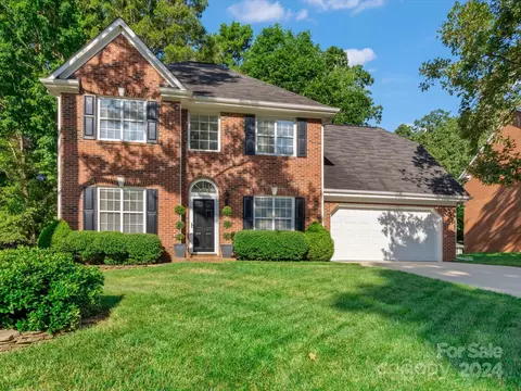 2811 Bathgate Ln, Matthews, NC 28105