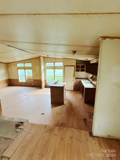 7689 Boone Trl, Purlear, NC 28665 photo 5