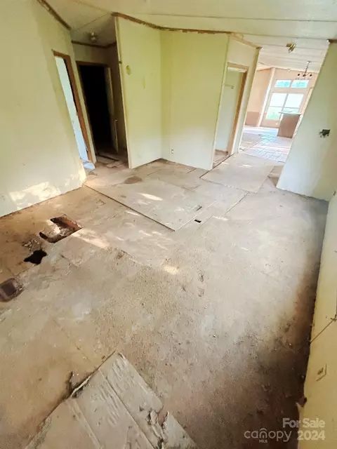 7689 Boone Trl, Purlear, NC 28665 photo 9