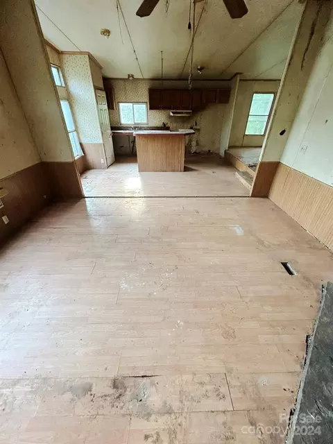 7689 Boone Trl, Purlear, NC 28665 photo 6