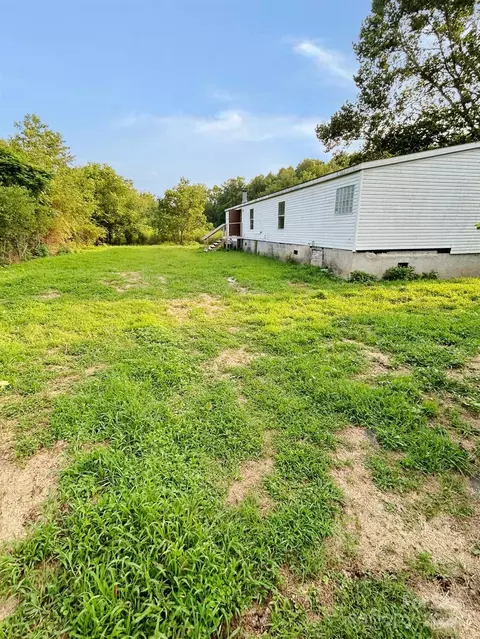 7689 Boone Trl, Purlear, NC 28665 photo 3