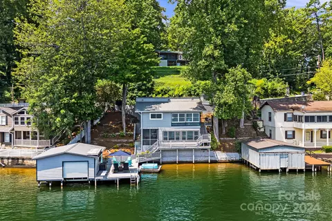 462 Charlotte Dr, Lake Lure, NC 28746