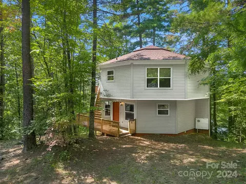595 Bear Pen Holw, Brevard, NC 28712