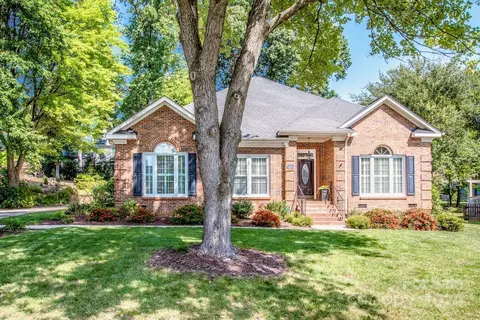 110 Bridgeport Dr, Mooresville, NC 28117