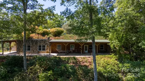 232 Franklin Crest Rd, Spruce Pine, NC 28777