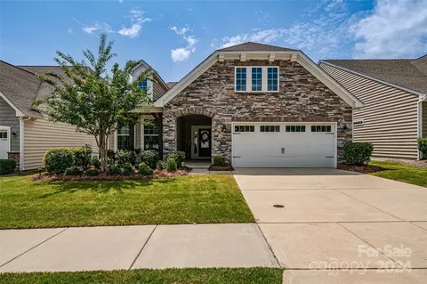 13121 Canterbury Castle Dr, Charlotte, NC 28273