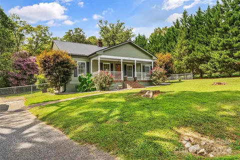 104 Jug Wilson St, Morganton, NC 28655