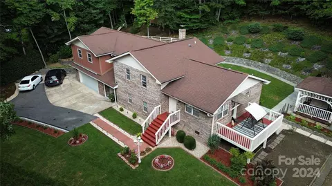 651 Mountain Rd, Hendersonville, NC 28791