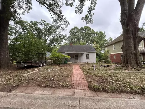 2633 Bay St, Charlotte, NC 28205