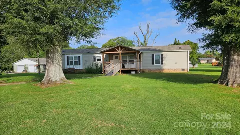 130 Moss St, Waco, NC 28169