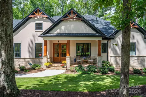 1212 Reflection Pointe Blvd, Belmont, NC 28012