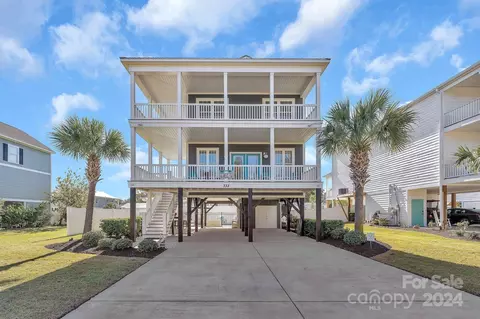 333 Calhoun Dr, Garden City, SC 29576