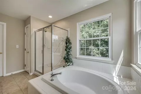 Bath - 1038 Kilpatrick Ln, Fort Mill, SC 29708 photo 2 of 3