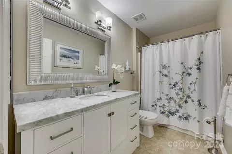 Bath - 1038 Kilpatrick Ln, Fort Mill, SC 29708 photo 3 of 3