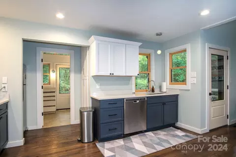 Kitchen - 399 Oriole Rd, Brevard, NC 28712 photo 3 of 3
