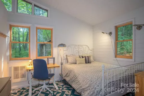 Bedroom - 399 Oriole Rd, Brevard, NC 28712 photo 4 of 6