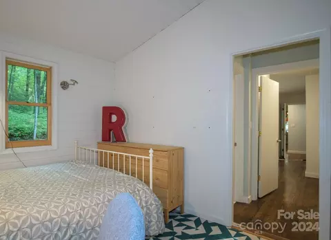 Bedroom - 399 Oriole Rd, Brevard, NC 28712 photo 5 of 6
