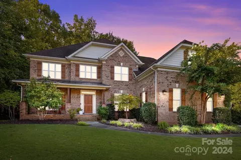 1344 Dobson Dr, Waxhaw, NC 28173