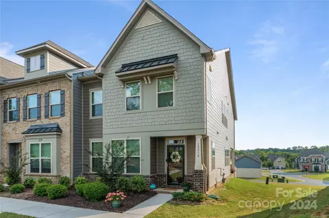 19714 Elise Caroline Aly, Davidson, NC 28036