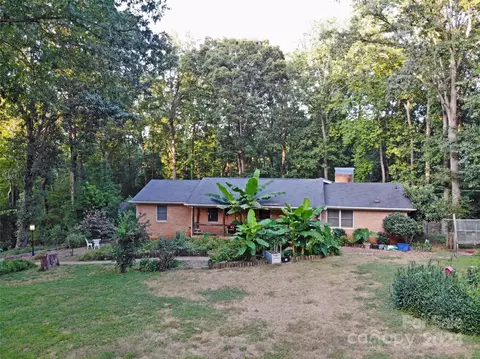 8628 Lochinvar Dr, Charlotte, NC 28227