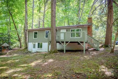 221 Holland Dr, Maggie Valley, NC 28751