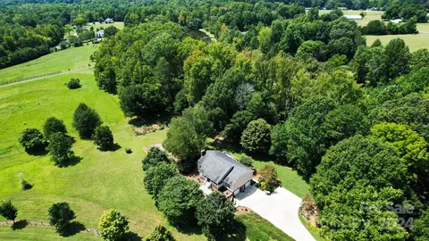 1135 Arabian Farm Rd, Clover, SC 29710