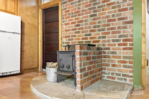 1265 Stackhouse Rd, Marshall, NC 28753 photo 10