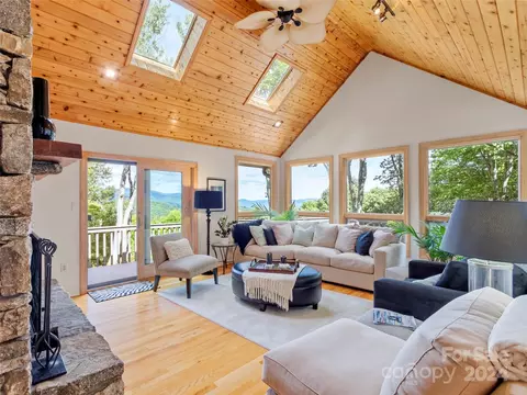 30 Pinkerton Cor, Fairview, NC 28730